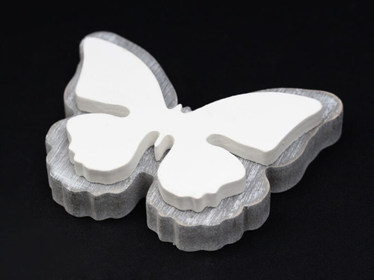 Holz-Schmetterling – Keramik-Scheune